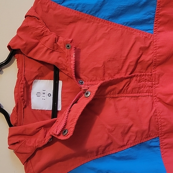 Lightweight Windbreaker - Picture 5 of 7